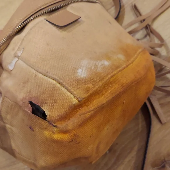 Gucci Tan Leather Crossbody Bag - Picture 11 of 16